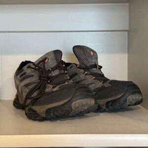 SOLD Men’s Merrel Moab 2 Hiking Boots Size 11